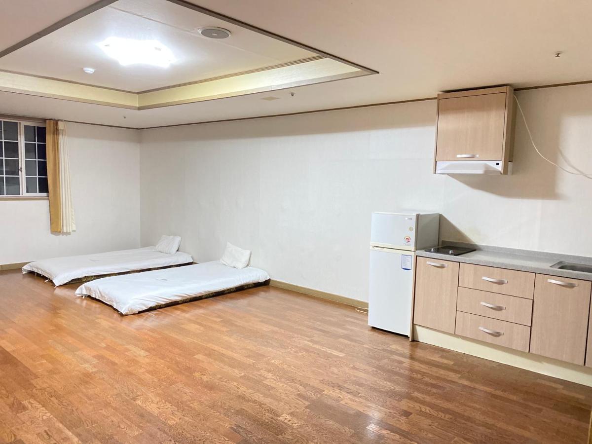 Arbon Youth Hostel & Resort Jeju Exterior photo