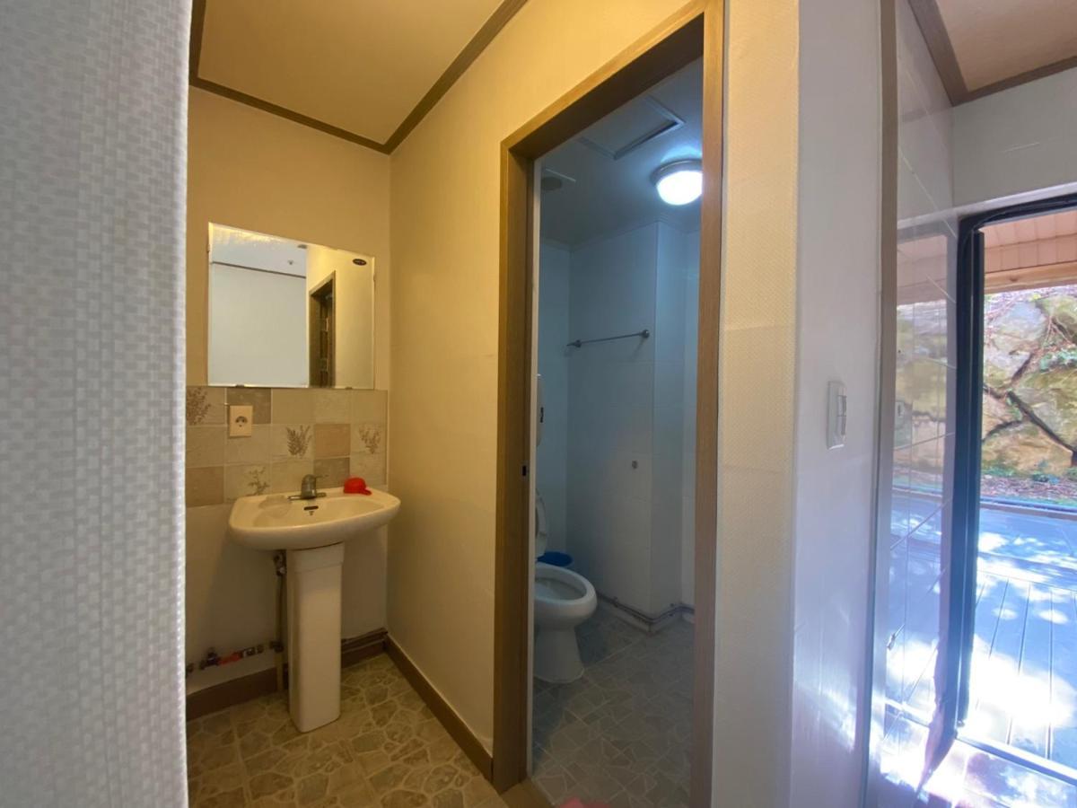 Arbon Youth Hostel & Resort Jeju Exterior photo