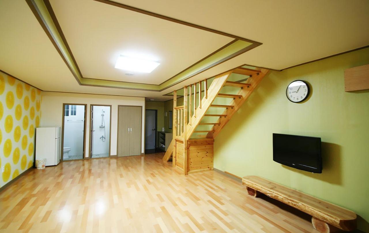 Arbon Youth Hostel & Resort Jeju Exterior photo